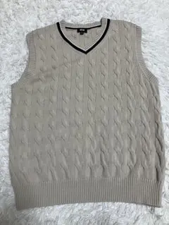 美品　UNIQLO ケーブル編みニットベスト M ベージュ