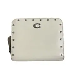 COACH コーチ　二つ折り財布　リベット　ビルフォールドウォレット　チョーク