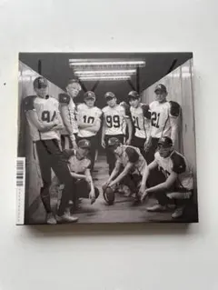 【値下げしました】 EXO アルバムLOVE ME RIGHT