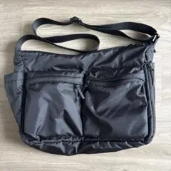 ユニクロ マルチポケットショルダーバッグ 黒のサムネイル