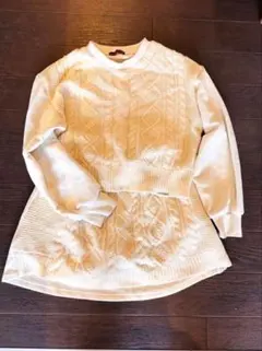 150cm ラブトキ　ホワイト ケーブルニット セーター　セットアップ
