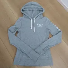 アバクロンビー&フィッチ　パーカー
