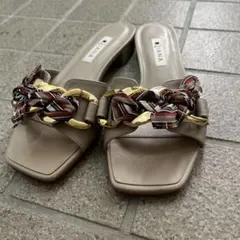 DIANAベージュミュールサンダル（S）スカーフチェーン ダイアナ