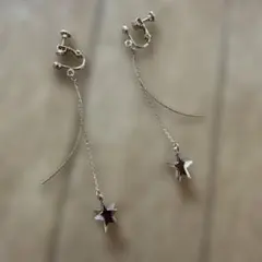星型チャーム付きゴールドイヤリング ハンドメイド