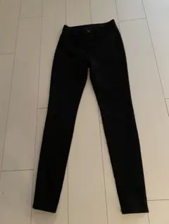 ユニクロ　ブラック スキニーパンツ