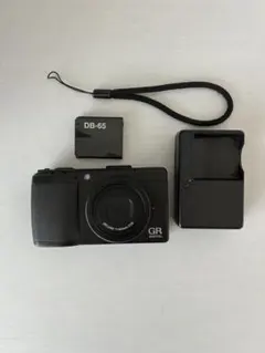 RICOH GR DIGITAL IIIコンパクトデジタルカメラのサムネイル