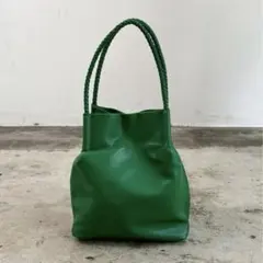 Item thumbnail for item cebdbb4b-bf48-4f75-8a60-89458a09c5d3