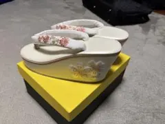 花柄刺繍 ホワイト 下駄