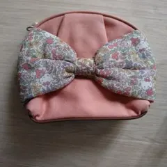 ハローキティ・リバティー柄ポーチ