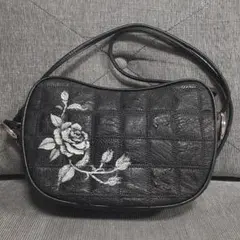 アルベロベロ刺繍入り スマホショルダーバッグ ネイビー試着のみ 