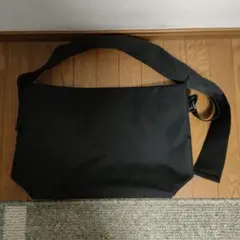 無印良品太ベルトスクエアショルダーバック