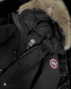CANADA GOOSE 女性M size ショート丈 着脱可能リアルファー付き - メルカリ