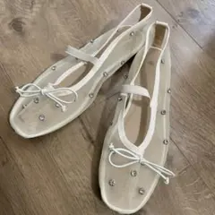 ビジューパンプス