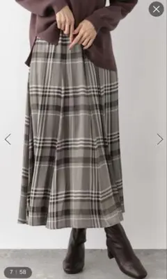 シャイニーリラックスフレアスカート　新品未使用　グローバルワーク