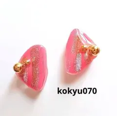 #070 ハンドメイドピアス　イヤリング　レジン　ピンク×ラメライン