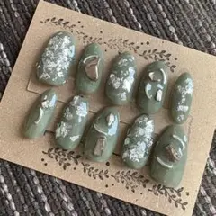 カーキ　シルバー　冬ネイル