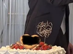 ウエディングケーキ　ケーキトッパー