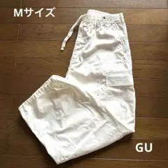 GU スーパーワイドカーゴパンツ　オフホワイト　Mサイズ