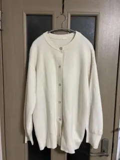 [ GU ] アイボリー ボタン付きニットカーディガン