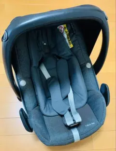 お値下げ　エアバギー　新生児OK　マキシコシ　ペブル　プラス　グレーのサムネイル