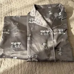 GU サテンパジャマ　長袖長ズボン　グレー　スヌーピー柄　Mサイズ