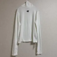 【INGNI】ホワイト タートルネック 長袖Tシャツ　ロゴ　未使用　タグ付きのサムネイル