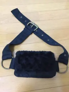 ファー　ウエストポーチ　ベルトバッグ　黒