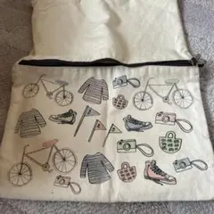 二つ折りポーチ