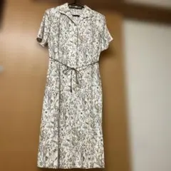 美品　DAKS 花柄　半袖ワンピース　麻100%のサムネイル