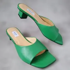 美品 PELLICO SUNNY ペリーコ レザー ミュール サンダル 緑 38のサムネイル