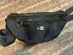 ニューエラ　ボディバック　ショルダーバック　メッセンジャーバック　ブラック