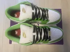 SUPREME × NIKE SB DUNK LOW