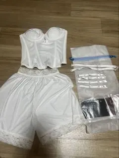 ブライダルブルームB70 オフホワイト　　ブライダルビスチェ