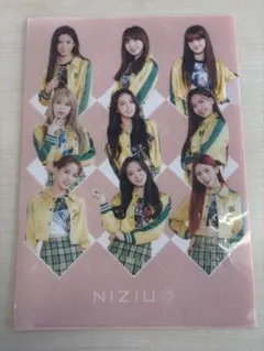 NIZIU クリアファイル
