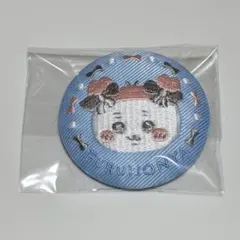ちいかわ 古本屋 カニちゃん 刺繍缶バッジ