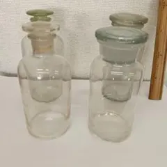 ガラス製蓋付き瓶4個セット