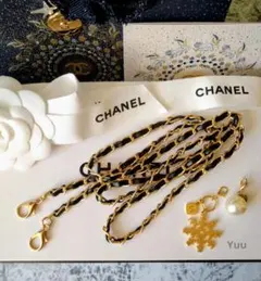 新品 シャネル スノーフレークチャーム2024ホリデー チェーンロングストラップ