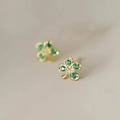 エメラルド クローバー ピアス 18kgp CZダイヤ