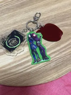 ディセンダント アクリルチャーム マル イヴィ しまむら ディズニーチャンネル
