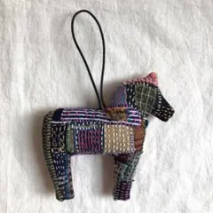 刺し子馬型オーナメント(右向03) 古布リメイク　午年　ダーラナホース風