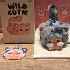 POPMART crybaby Wild but Cutie シリーズ　デニム