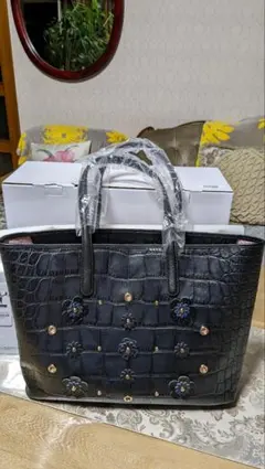レザージュエルズ イタリアンレザーフラワートート