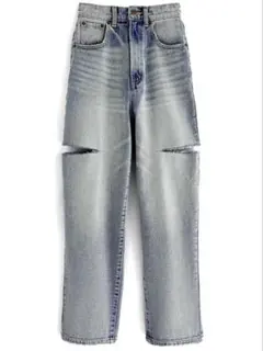 ハイウエスト ライトブルーデニム ダメージジーンズ