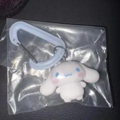 サンリオ ガチャガチャ　カラフルカラビナマスコットチャーム シナモロール