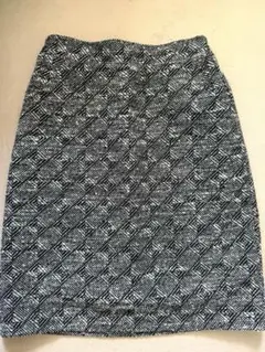 【KBF】幾何学模様 タイトスカート ブラックホワイト