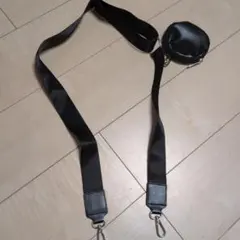 【美品】ポーチ付きナイロンスマホショルダー　スリーコインズ　ブラック