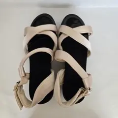 ベージュのサンダル【 処分品】