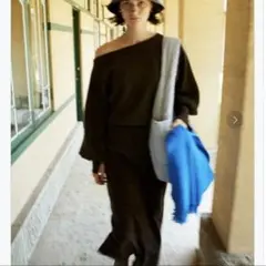 美品✨　emmi atelier 23AW ヤク混ニットワンピース　ブラウン