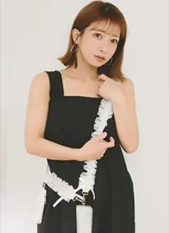 Ange Charme フリルスマホショルダー☆辻希美 アンジュシュラム - メルカリ