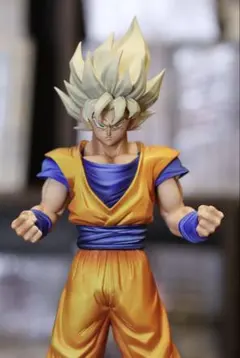 ドラゴンボール 悟空 ssj2 フィギュア 台座付き約35cm - メルカリ